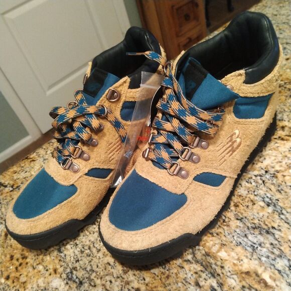 New Balance Rainer URAINAA Vibram Beige/Blue Hiking Boots Men's Size 6 NWOB - Picture 1 of 12